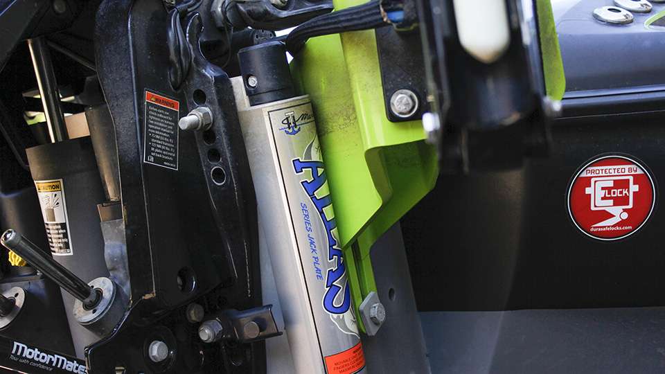 For those shallow water events, Lefebre utilizes his Atlas hydraulic jackplate to raise and lower his outboard.