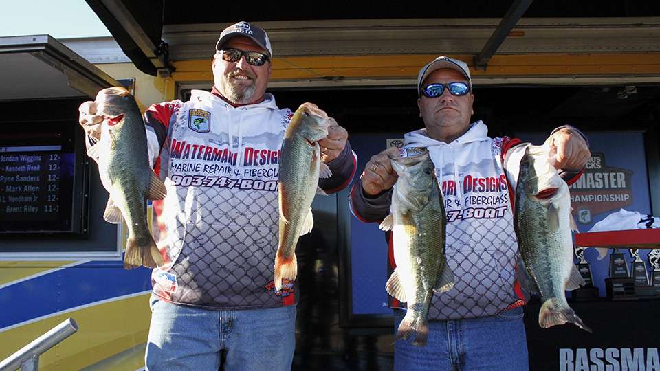 Robert Jones and Cody Woods of the Media Bass trail (7th, 33-10)