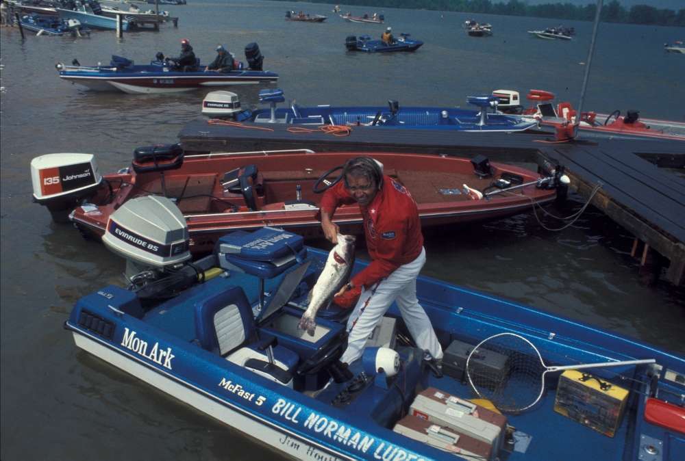 Houston accomplished a great deal in his pro career, claiming two AOY titles and a pair of B.A.S.S. tournament victories, but he never really made a run at the Classic. His best finish was a distant seventh in 1978 on Mississippiâs Ross Barnett Reservoir.