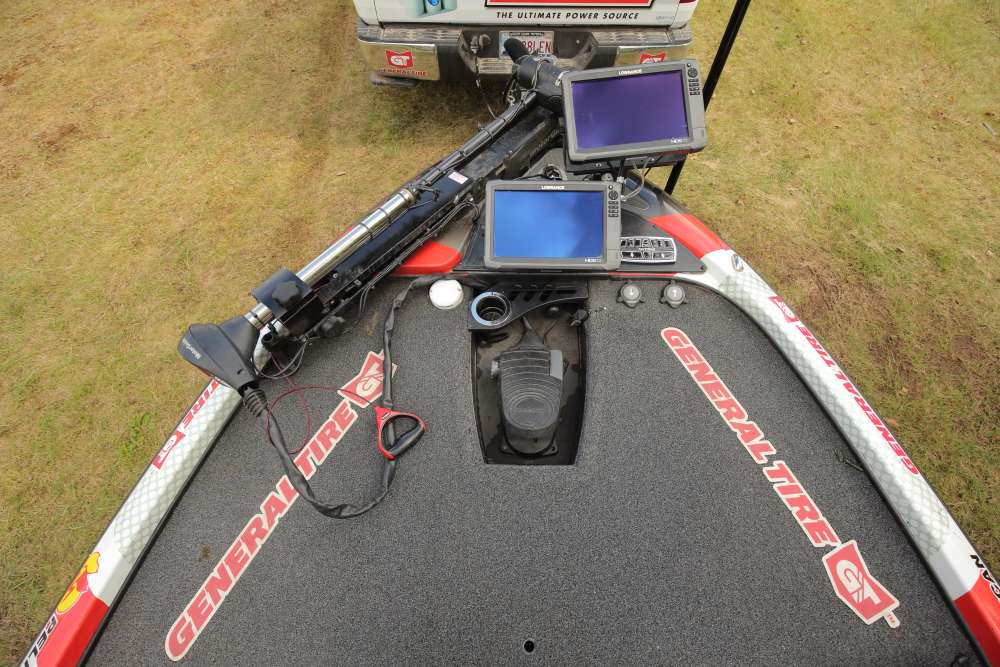 Due to the heavy use of his trolling motor, Evers installed a T-H Marine G-Force Handle and Cable. For the electronics units up front, Evers selected the Balls Out Mounts because they have proven to be 