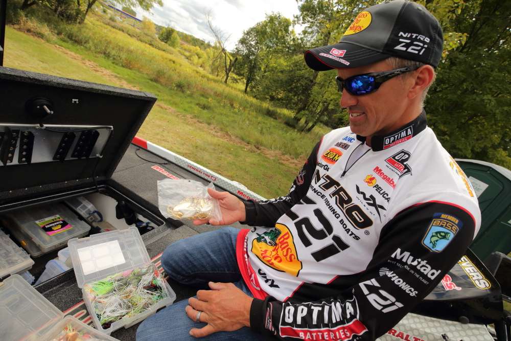 The box of spinnerbaits shows how Evers likes to construct his own spinners.