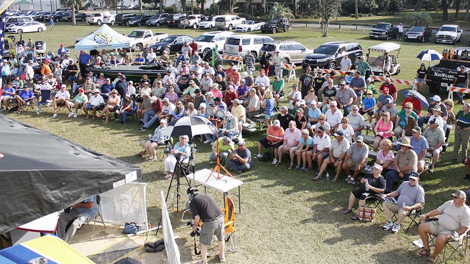 Day 2 saw an increase in wind speed, but the skies were still sunny and the crowd in Leesburg was ready to see some bass.