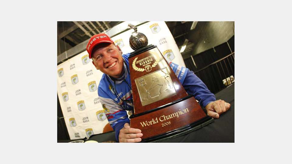 The first time the Classic was in Greenville was in 2008 when Alton Jones held off Cliff Pace and Kevin VanDam to win with 49 pounds. 