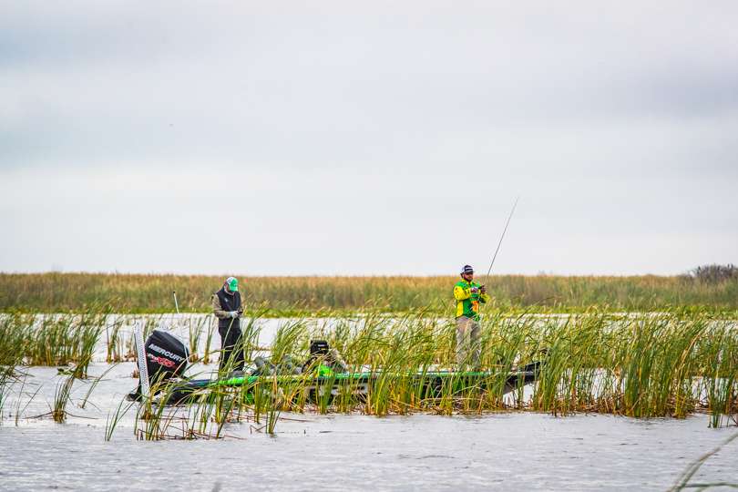 Head out with Timmy Horton as he hammers 'em Day 2 on Lake Okeechobee.