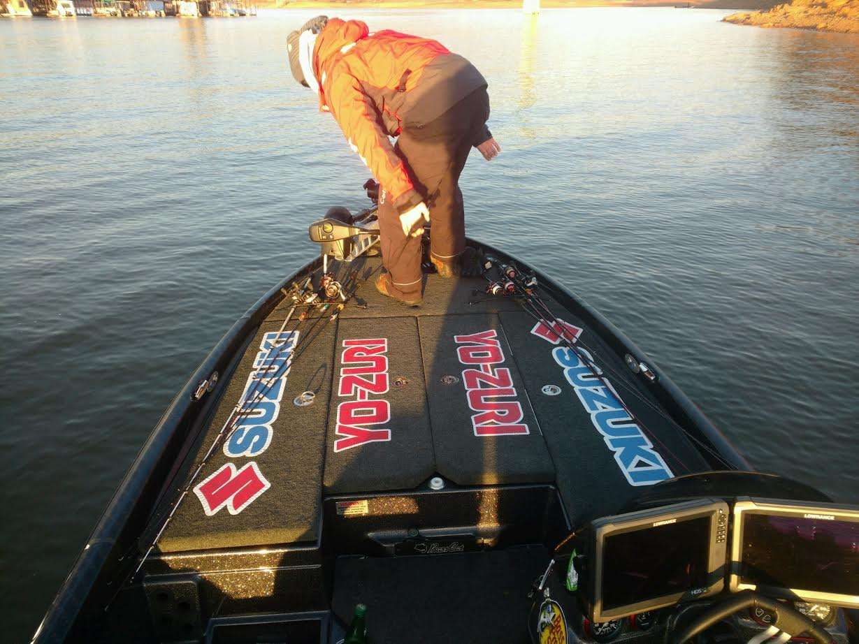 Out with Brandon Card on Day 2 of the Elite Series on Cherokee Lake and it's a cold morning.