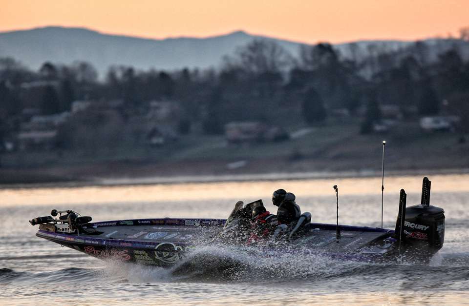 See the Elites race away from takeoff on Day 2 of the Bassmaster Elite at Cherokee Lake.