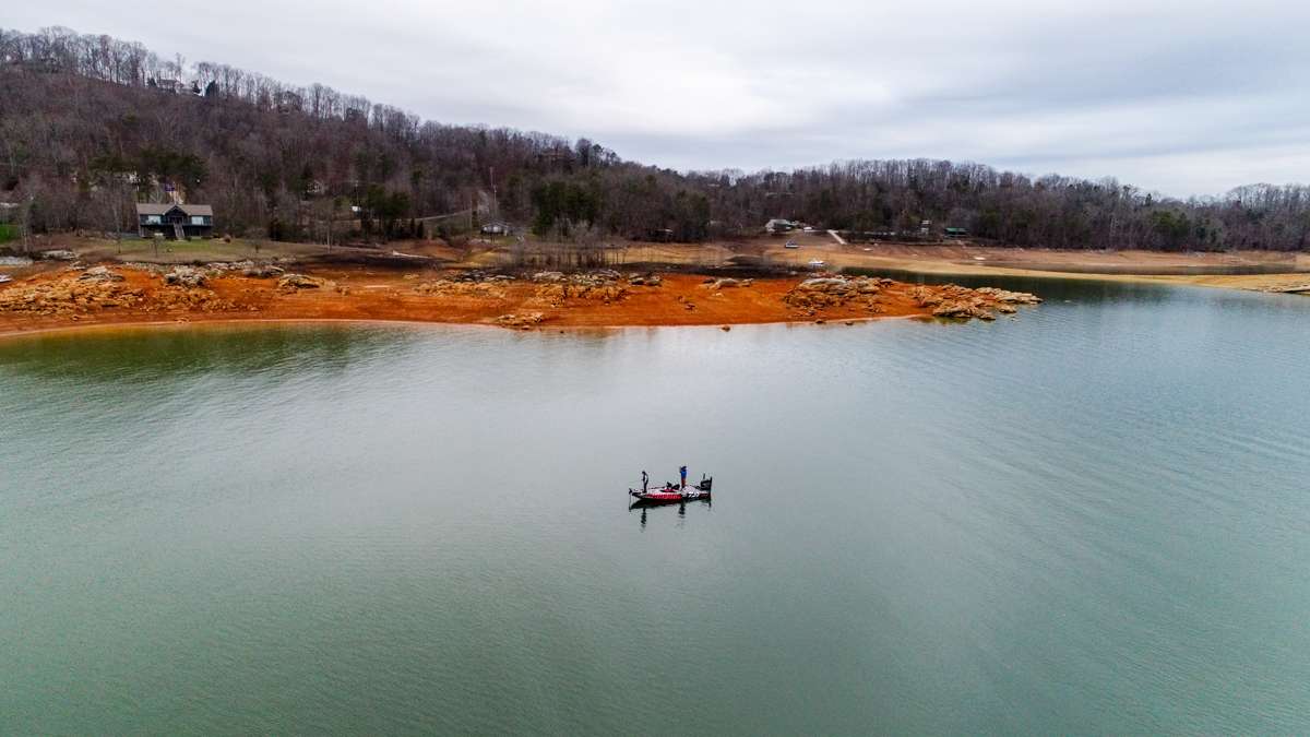We bring you the best shots from up top as the leading 51 Elites take to Cherokee Lake on Day 3.