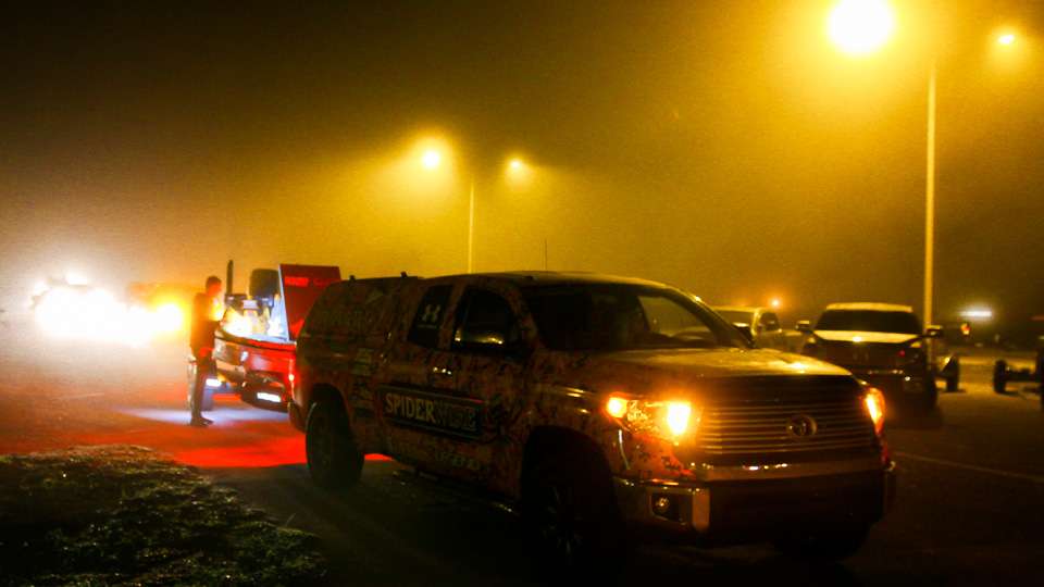 The fog began to thicken as daylight approached. 