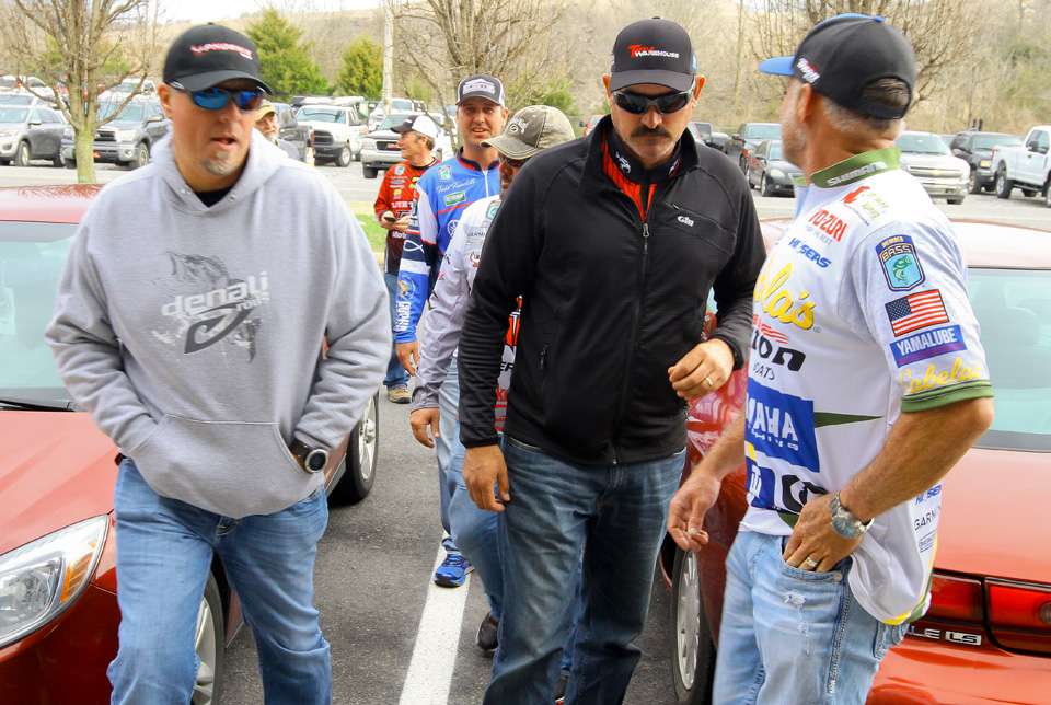 Some of the first Elite Series angler's begin to arrive, and make their first stop...