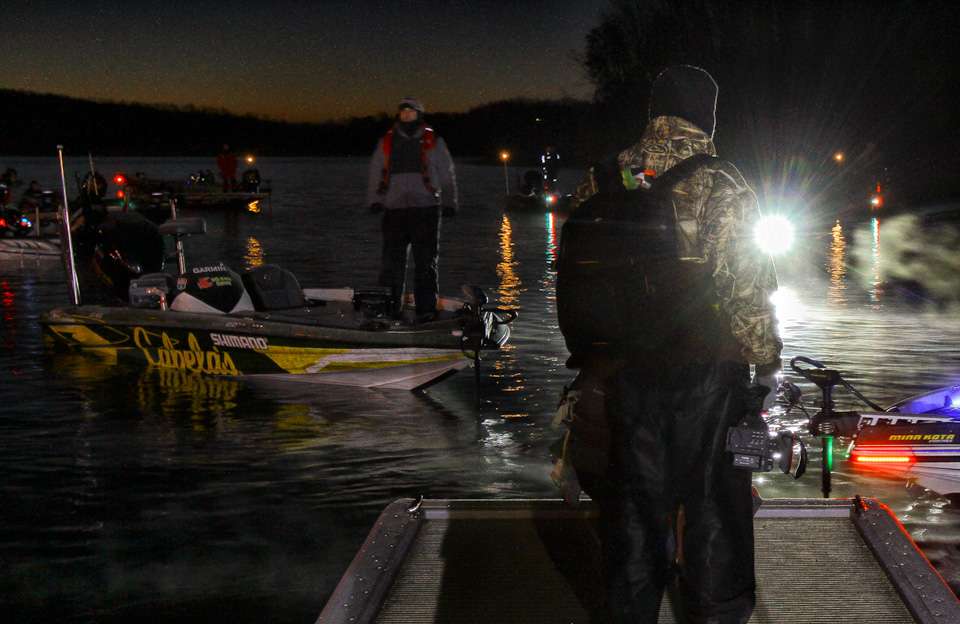 Pros idled to the only dock on the ramp to pick up their Marshals. 