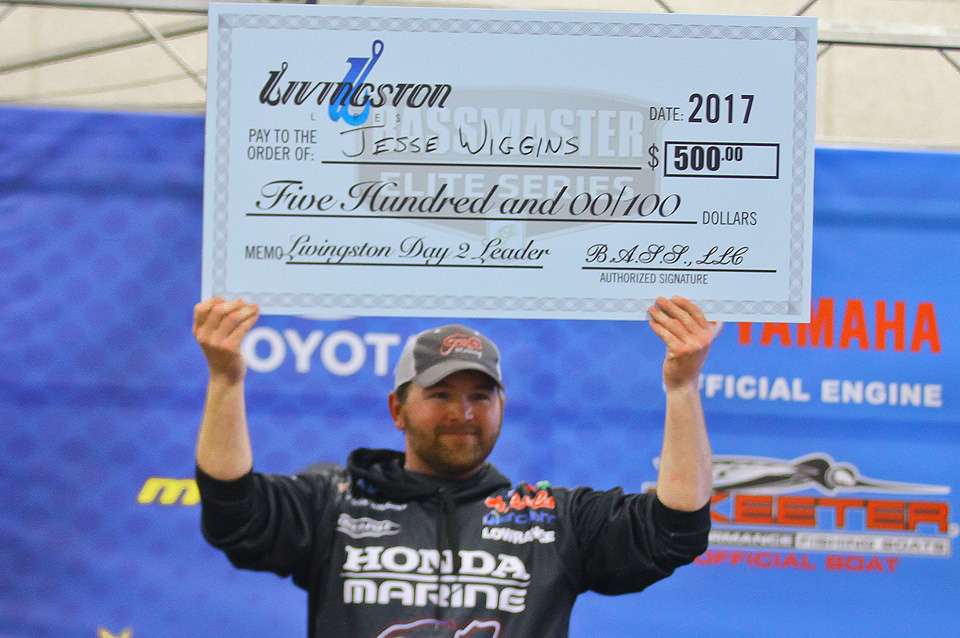 Wiggins earned $500 as recipient of the Livingston Lures Day 2 Leader Award.