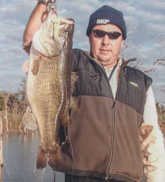 <br>Willie Jacobs
<br>South Africa
<br>12-2
<br>Lake Mteri, Zimbabwe
<br>Spinnerbait (white and chartreuse)
