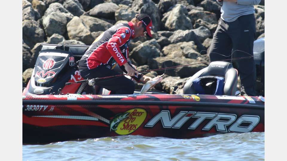 Kevin VanDam focused on the shad spawn by doing what he does best in spring. Fish fast and cover water with jerkbaits of his design. The 10th-place finisher focused primarily on a riprap shoreline near the dam. When the shad spawn subsided he continued fishing the jerkbaits along docks and seawalls. 