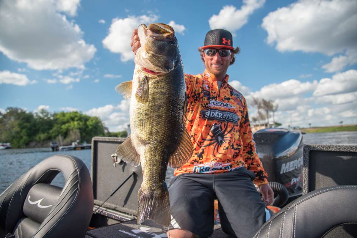 Lake Okeechobee. Just the thought of it brings to mind big bass. The Big O did not disappoint at the A.R.E Truck Caps Bassmaster Elite at Lake Okeechobee. 
<p>
<em>All captions: Craig Lamb</em>