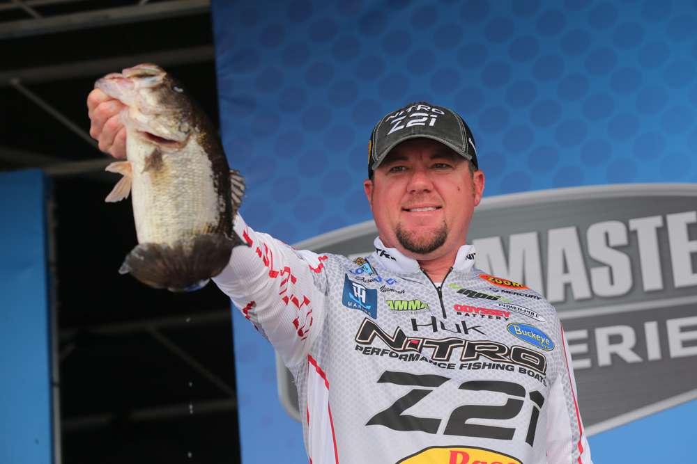<b>Jason Williamson (50-1) </b><br>
Williamson is a quiet, unassuming guy who might be easy for some fishing fans to overlook. But he just keeps sending subtle reminders that he's a force to be reckoned with. After finishing the 2016 Elite Series season on a roll with a 19th-place showing at the Potomac River, a 14th-place finish on the Mississippi River in LaCrosse, Wis., and a seventh-place showing in the Toyota Bassmaster Angler of the Year Championship on Minnesotaâs Mille Lacs Lake, Williamson is off to a fast start in 2017 with a 17th place finish at Cherokee and an eighth at Okeechobee. His stock just keeps going up.
