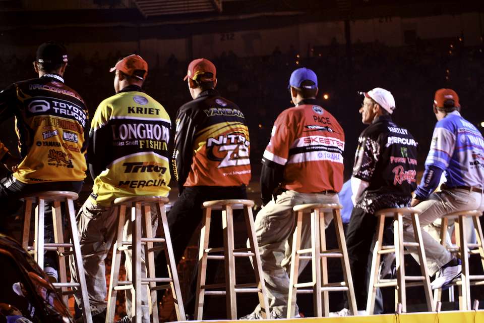 Suddenly the lights get turned off, frankly I was a little freaked but then they came back up and within minutes these guys were sitting on stage. Iâve been to many Championships and Game 7âs and even if I didnât know exactly what was going on I knew these six guys were the last anglers standing and one of them was going to be a Championâ¦
