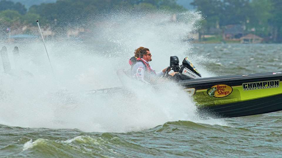 Classic competitors experienced a bumpy and wet ride on the way into check in on Day One. Here are a few scenes from those who raced in through the string winds on Lake Conroe.
