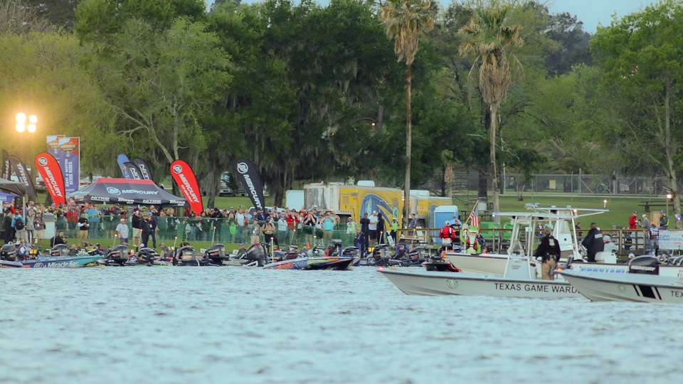 See the Classic anglers race off to their first stops Day 2 of the 2017 GEICO Bassmaster Classic presented by DICK'S Sporting Goods!