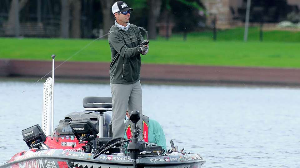 Go on the water with Mike Iaconelli on the final practice day before the 2017 GEICO Bassmaster Classic presented by DICK'S Sporting Goods. 