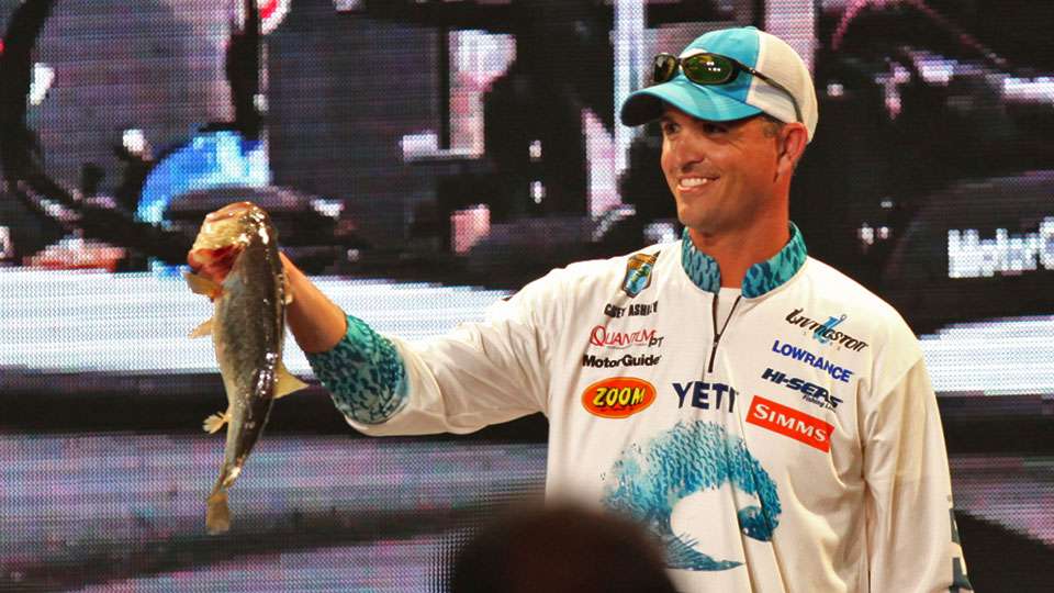 Former Classic champ Casey Ashley stands in 40th place with 7-11.