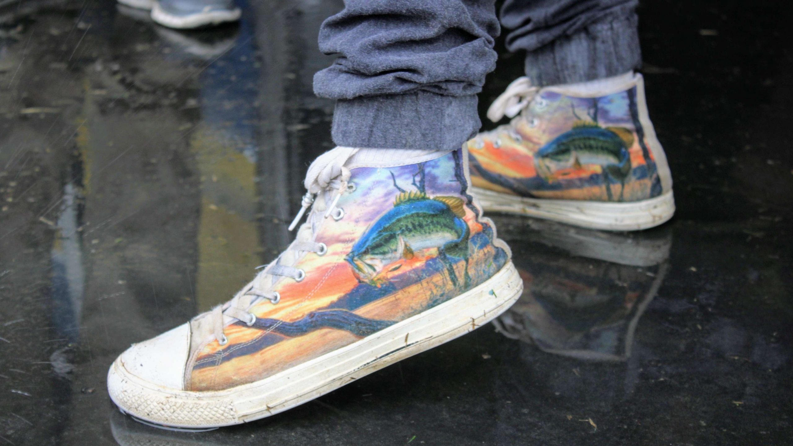 Fans also got a look at some nifty bass-themed sneakers worn by
  Kaden Bailey of South Beauregard (La.) High. He said his mom found
  them for him.
