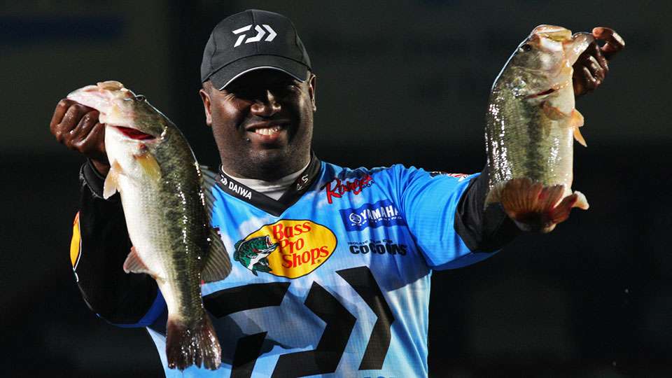 Ish Monroe brought several healthy fish and is 11th with 19-4.