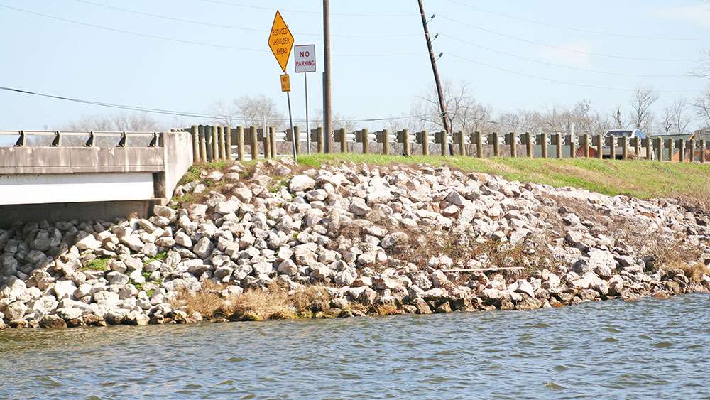 Shoreline anglers also know to take advantage of the abundant riprap near bridges and creek mouths. Thereâs a very good chance that a fish will be caught from this very spot and weighed on the Classic stage.