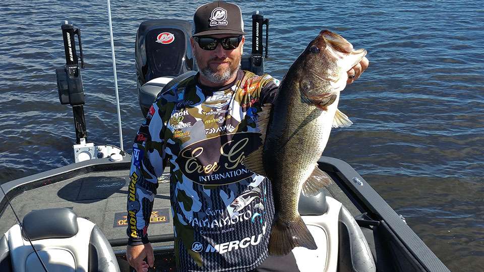 A number of anglers, including Brett Hite, had that one bad day that pulled them down. Hite opened with a 23-3 to stand fourth after Day 1, but a 10-pound day caused a precipitous fall. He eventually had to settle for 14th, just 8 ounces out of the cut.
