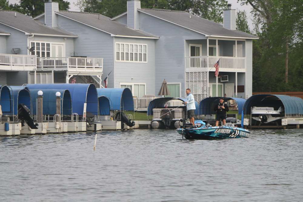 Former Classic Champion Randy Howell searches for a special row of docksâ¦