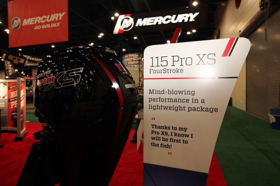 The Mercury 115 Pro XS FourStroke is 18 pounds lighter than the nearest competing 115hp engine. Its 2.1L displacement is higher than that of any competing 115hp engine. This unbeatable combination delivers higher torque, better performance and greater durability. The outboard is perfect for 17-foot to 18-foot aluminum and fiberglass bass boats.  