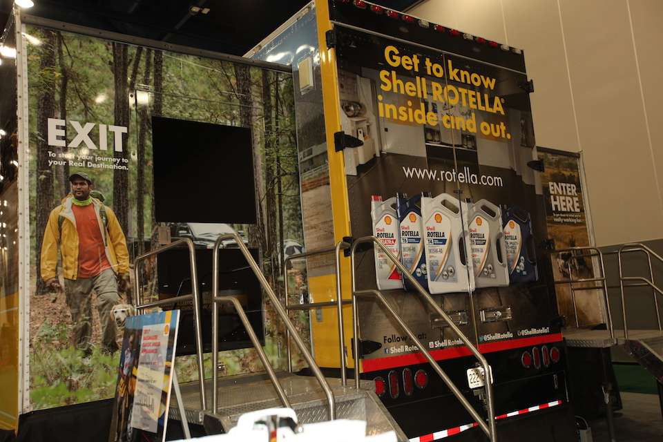 The Shell ROTELLA family of products is built on the Triple Protection legacy of performance. Heavy-duty diesel engine oil, gasoline engine oil, filters, coolants and other quality lubricants provide high performance protection to todayâs high tech engines.  