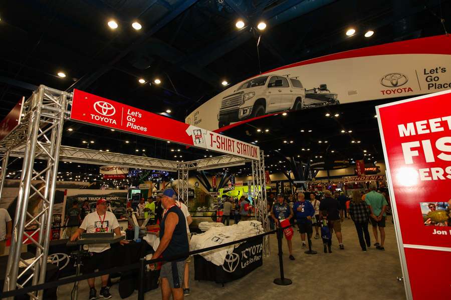 The popular Toyota Elite Series T-Shirt Station is running strong!