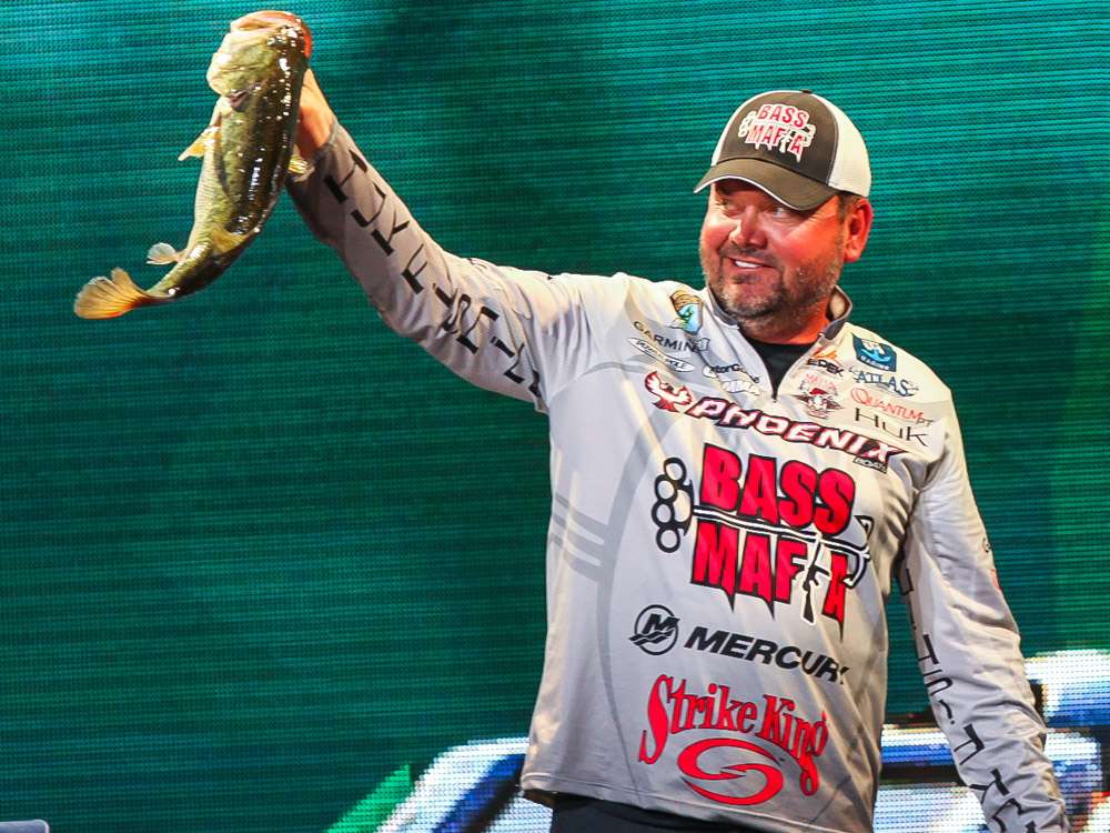 Greg Hackney managed 13-6 on Day 1, good for 26th.