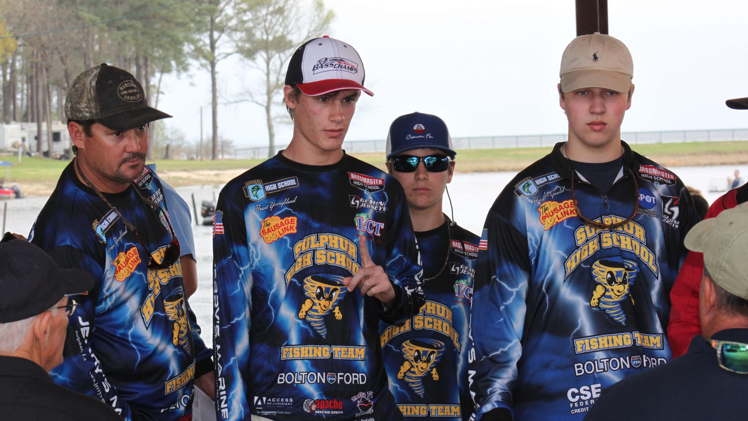 Sulphur (La.) High School has numerous tandems taking part in
the Central Open on Toledo Bend.