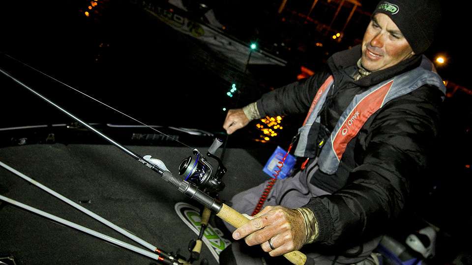 Head out with the Opens anglers as they take on the third and final day of the 2017 Bass Pro Shops Central Open #1.