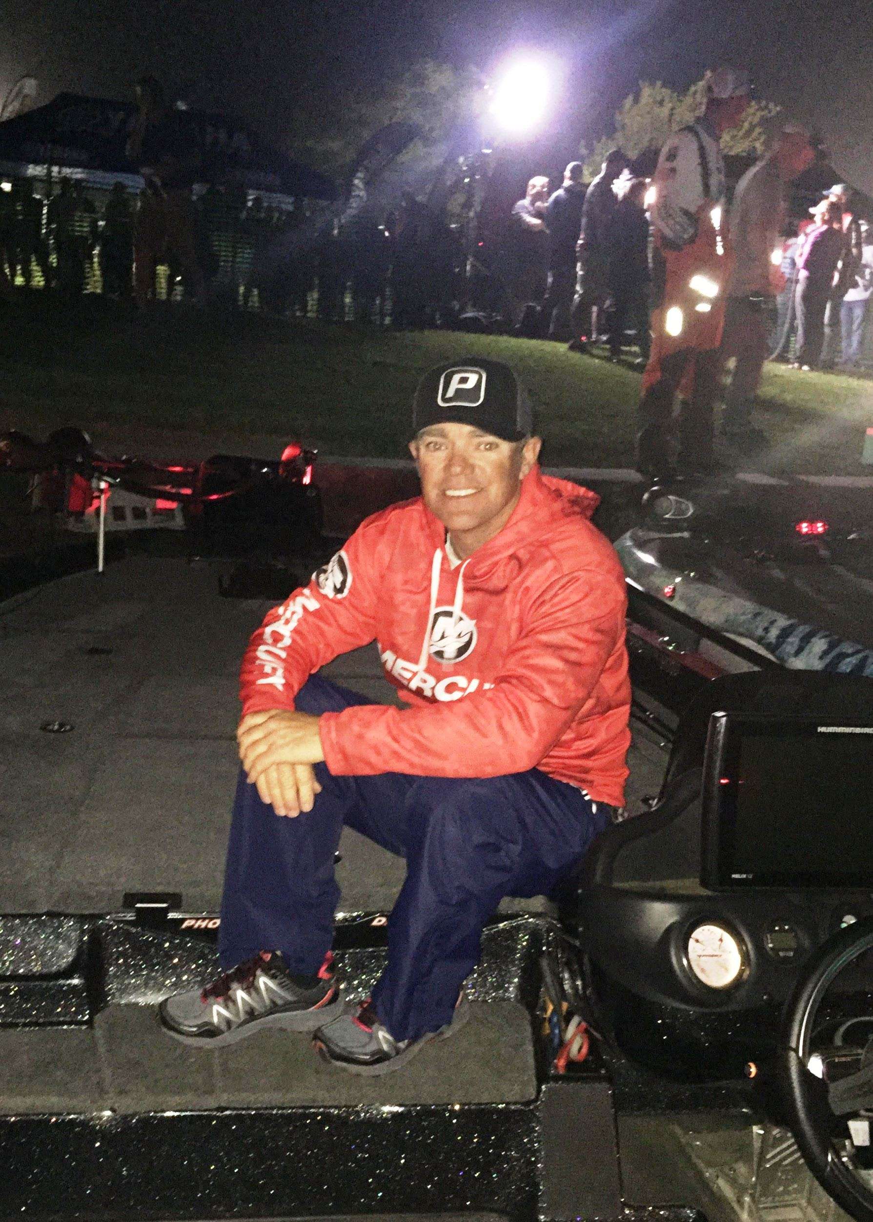 Flanked at the morning boat lineup by former Classic champions Kevin VanDam and Casey Ashley, Nation qualifier Timothy Klinger appears cool as a cucumber and ready to do what needs to get done today.