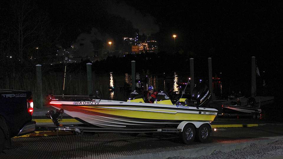 Day 2 of the Carhartt Bassmaster College Series Southern Regional presented by Bass Pro Shops at Winyah Bay started with near freezing temperatures as a cold front blew through Georgetown, South Carolina overnight.