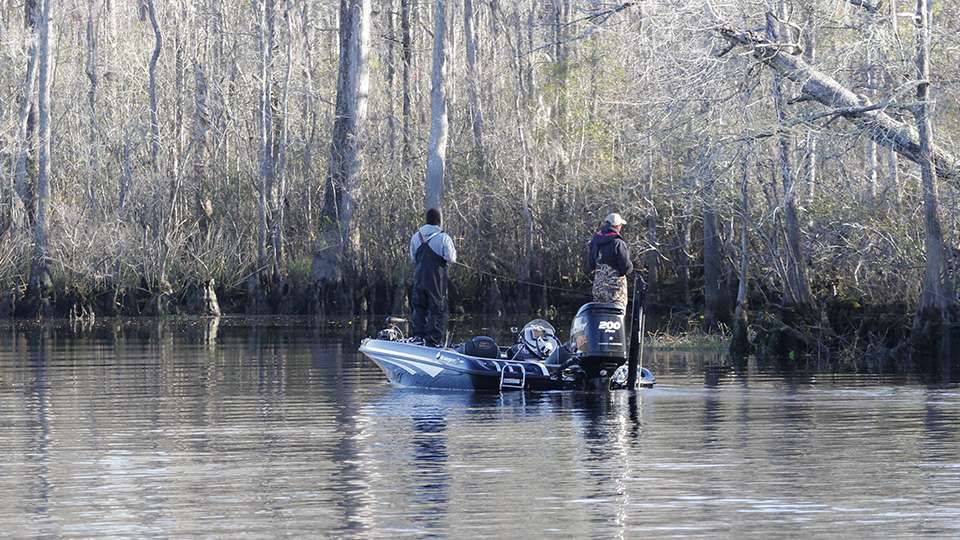 Day 2 of the Carhartt Bassmaster College Series Southern Regional presented by Bass Pro Shops at Winyah Bay started off with near freezing temperatures. I went out on the water and found the Day 1 leaders from Coastal Carolina.