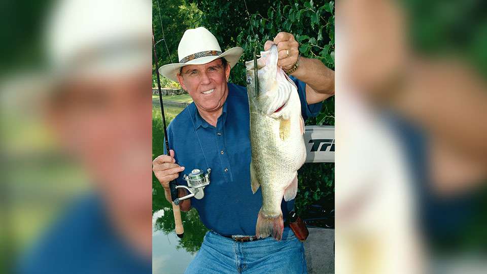 In campaigning for light-tackle fishing, Scott showed how to catch an 8-pounder on 4-pound-test line.