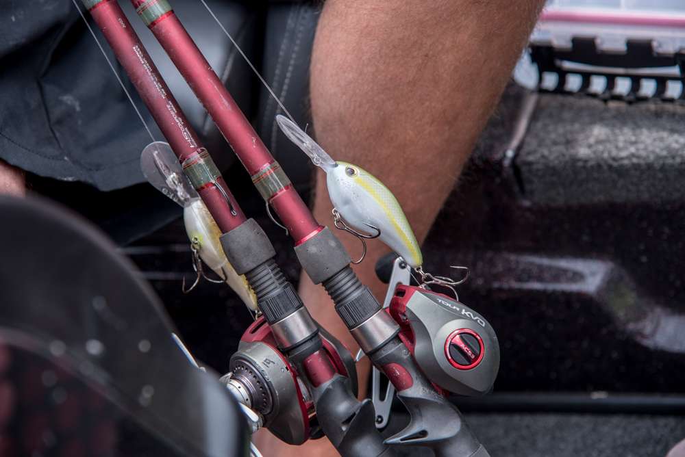 He also caught three big fish the first day on a Strike King 8XD. âBut the 10XD is what triggers a lot of the big ones here,â he said. âI threw a swimbait, a hair jig, a spoon, and I caught one or two on those, but my main deal was cranking.â