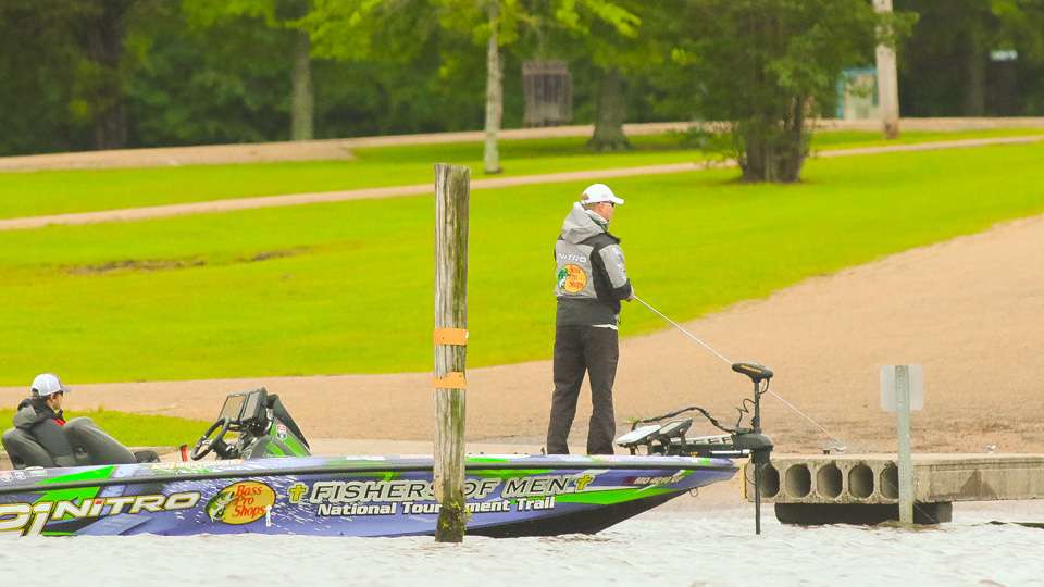 See how the Elites attached the Ross Barnett bass early on Day 1 of the Academy Sports + Outdoors Bassmaster Elite.