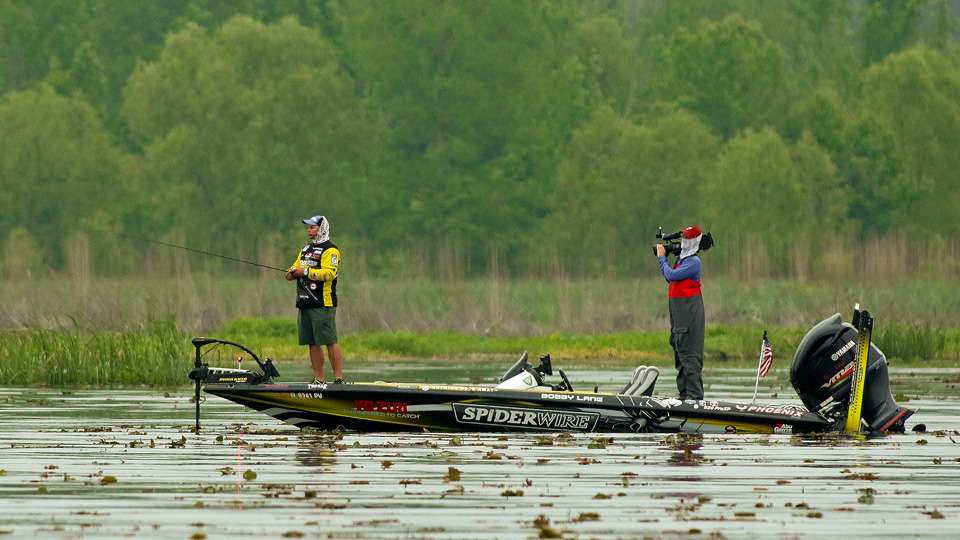 Day 2 of the Academy Sports + Outdoors Bassmaster Elite at Ross Barnett found Bobby Lane and other Elites sharing a small area, looking to find the right bites to fish on Saturday. Lane had boated two keepers in the first few minutes after arriving.