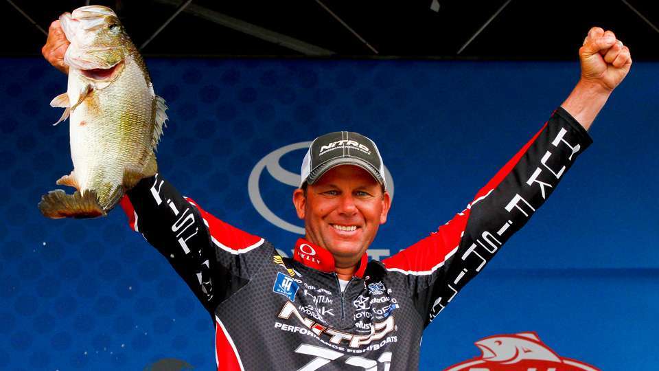 The last time the Elites here Kevin VanDam broke the longest winless streak in his career, adding his 21st B.A.S.S. win, nearly breaking the century mark with 96 pounds, 2 ounces. Only to add two more Elite Series victories before the end of the 2016 season.  