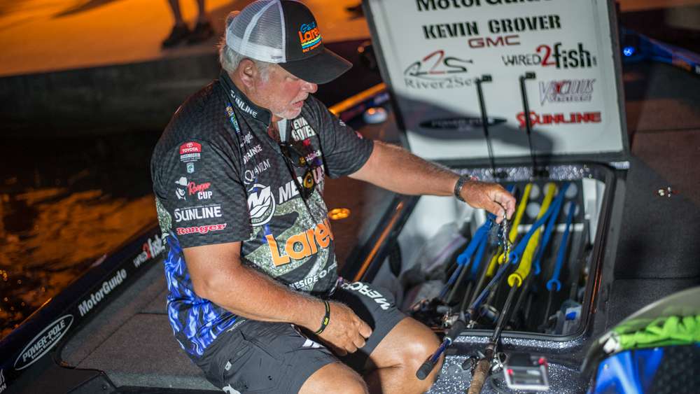 <b>
9.	Tommy Biffle, 75-9</b><br>
As you might guess, Biffle was fishing his strength, which is flipping shallow brush. He used a silver Gene Larew Biffle Bug with a 4/0 Paycheck Baits hook and a 5/16ths tungsten slip sinker, and a 1/2-ounce black-and-blue flash Junkyard Jig with a sapphire blue trailer.