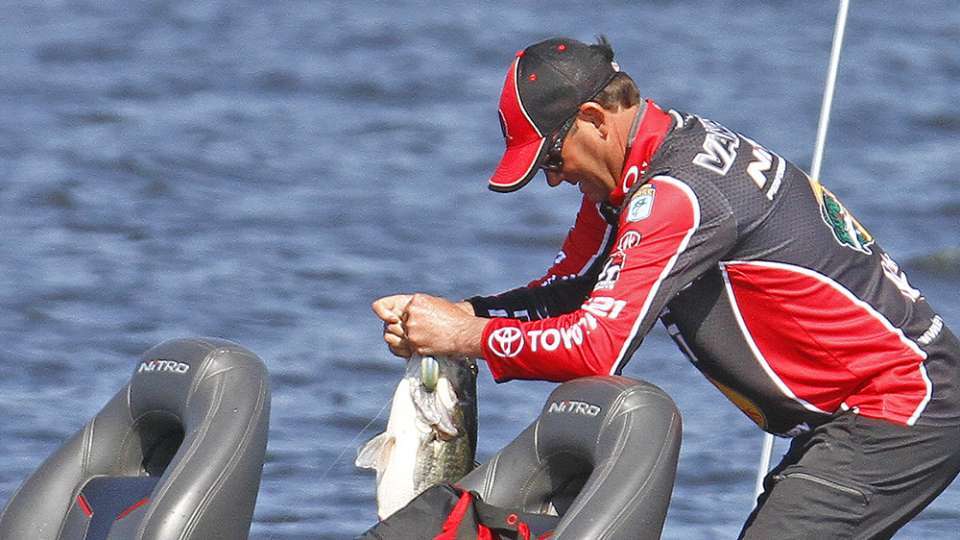 VanDam used a variety of Strike King deep-diving crankbaits, like the 6XD, 8XD and 10 XD to compile his winning weight of 96-2.