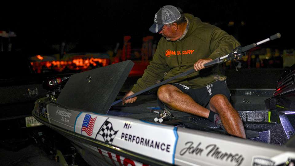 See the Top 12 Elites gear up and head out for the final day of the Bassmaster Elite at Toledo Bend presented by Econo Lodge.