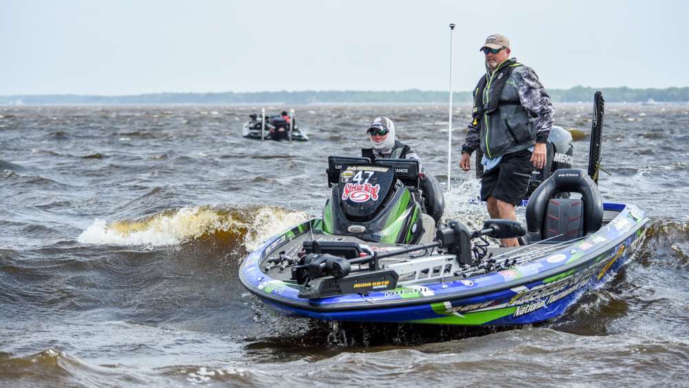 Enjoy an up close and personal look as the anglers arrive for weigh-in after Day 2 of the Academy Sports + Outdoors Bassmaster Elite at Ross Barnett.