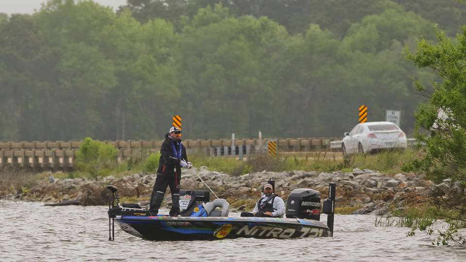 Catch up with current Toyota Bassmaster Angler of the Year leader Ott DeFoe as he heads out the morning of Day 1 for the Academy Sports + Outdoors Bassmaster Elite at Ross Barnett.