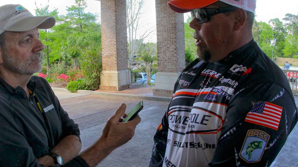 Bassmaster.com writer Steve Wright stopped Chris Lane on his way in and asked him about practice the past three days on the Toledo Bend. 