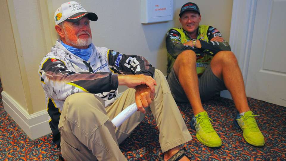 Rick Clunn and Skeet Reese found a quiet place to visit while they waited for the Marshal meeting to finish up. 